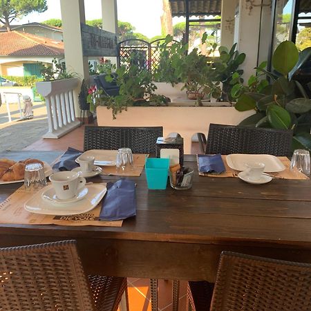 Residence Le Rose Marina Di Bibbona Luaran gambar