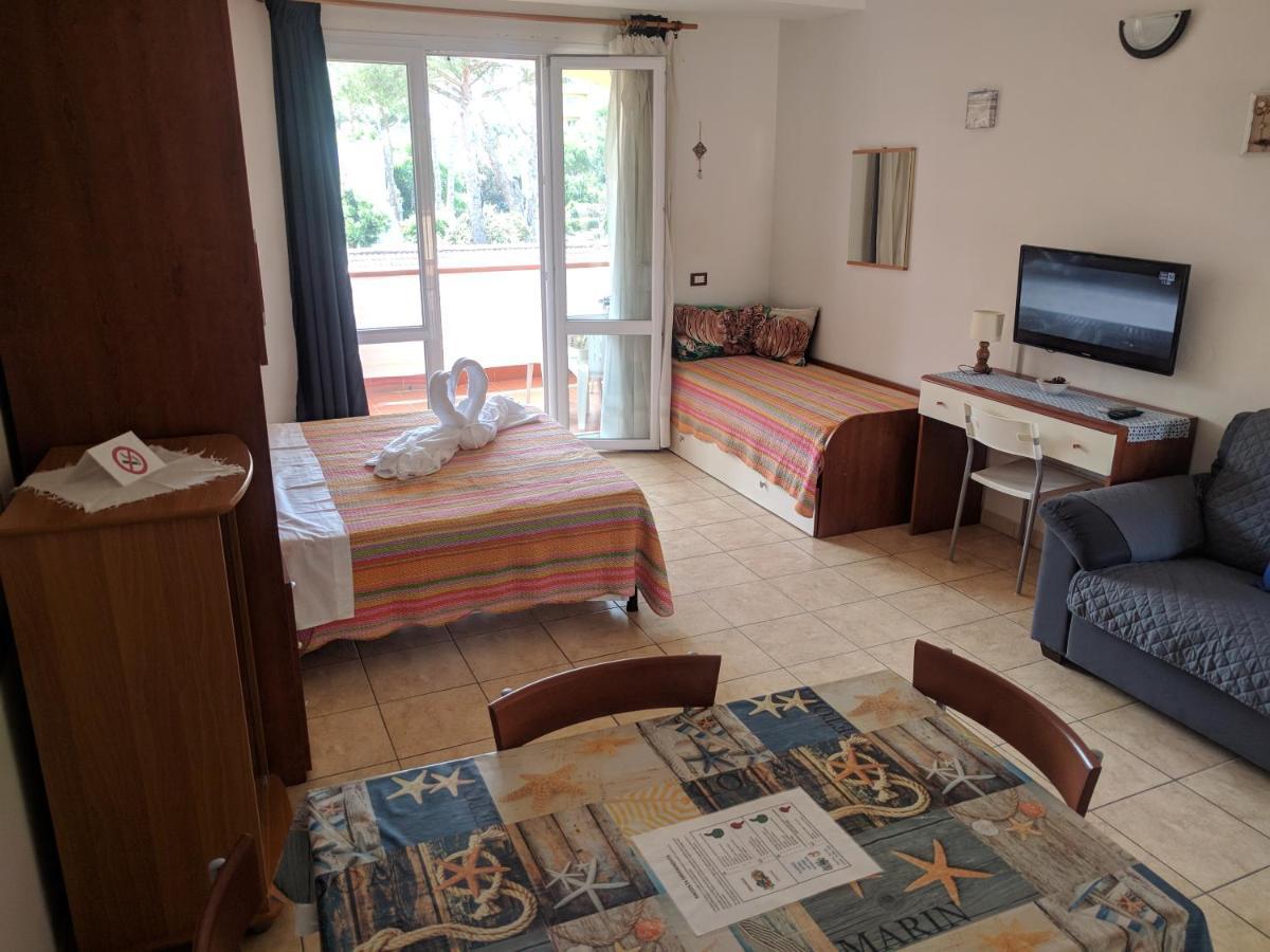 Residence Le Rose Marina Di Bibbona Luaran gambar