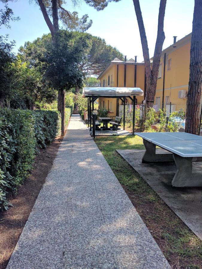 Residence Le Rose Marina Di Bibbona Luaran gambar