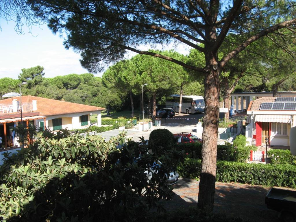 Residence Le Rose Marina Di Bibbona Luaran gambar