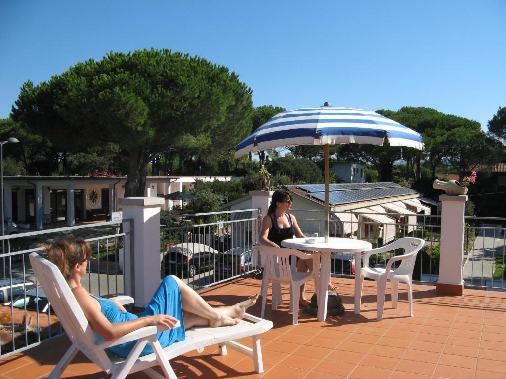 Residence Le Rose Marina Di Bibbona Luaran gambar